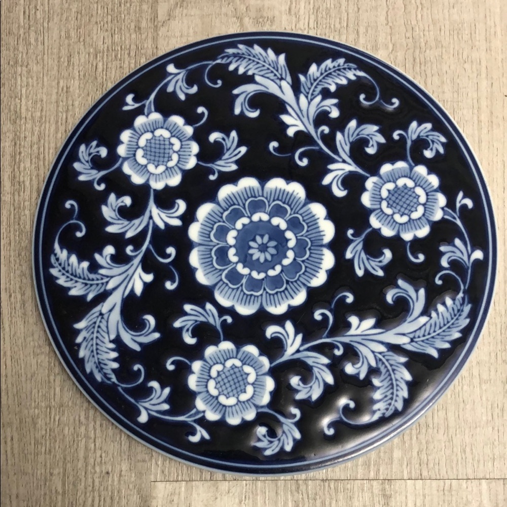 Pier 1 Imports Vintage Mandarin Trivet Blue and White floral 8 inch Porcelain 💙